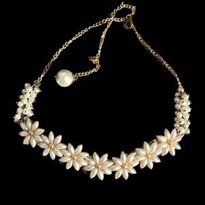 Vintage Handmade White Acrylic Gold Tone Flower Necklace